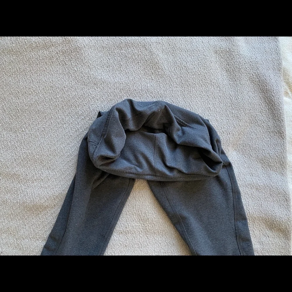 Grey Soft/Super Comfy Capri Leggings (S/M) - Picture 5 of 6